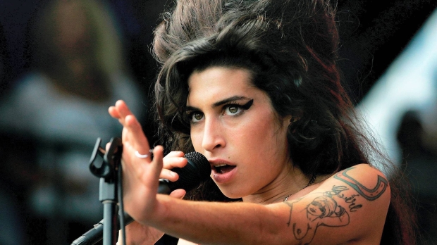 Amy-Winehouse-HD-Wallpaper